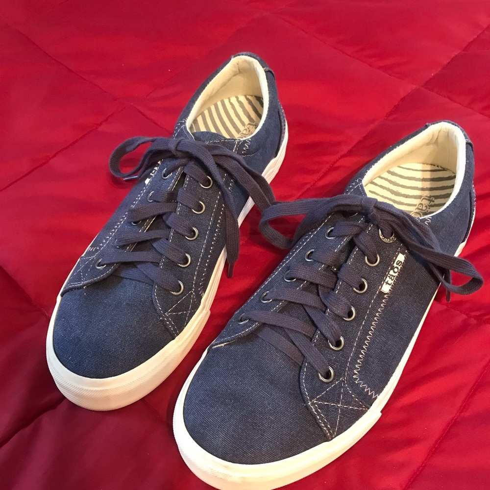 Taos Plim Soul size 9 NWOT blue